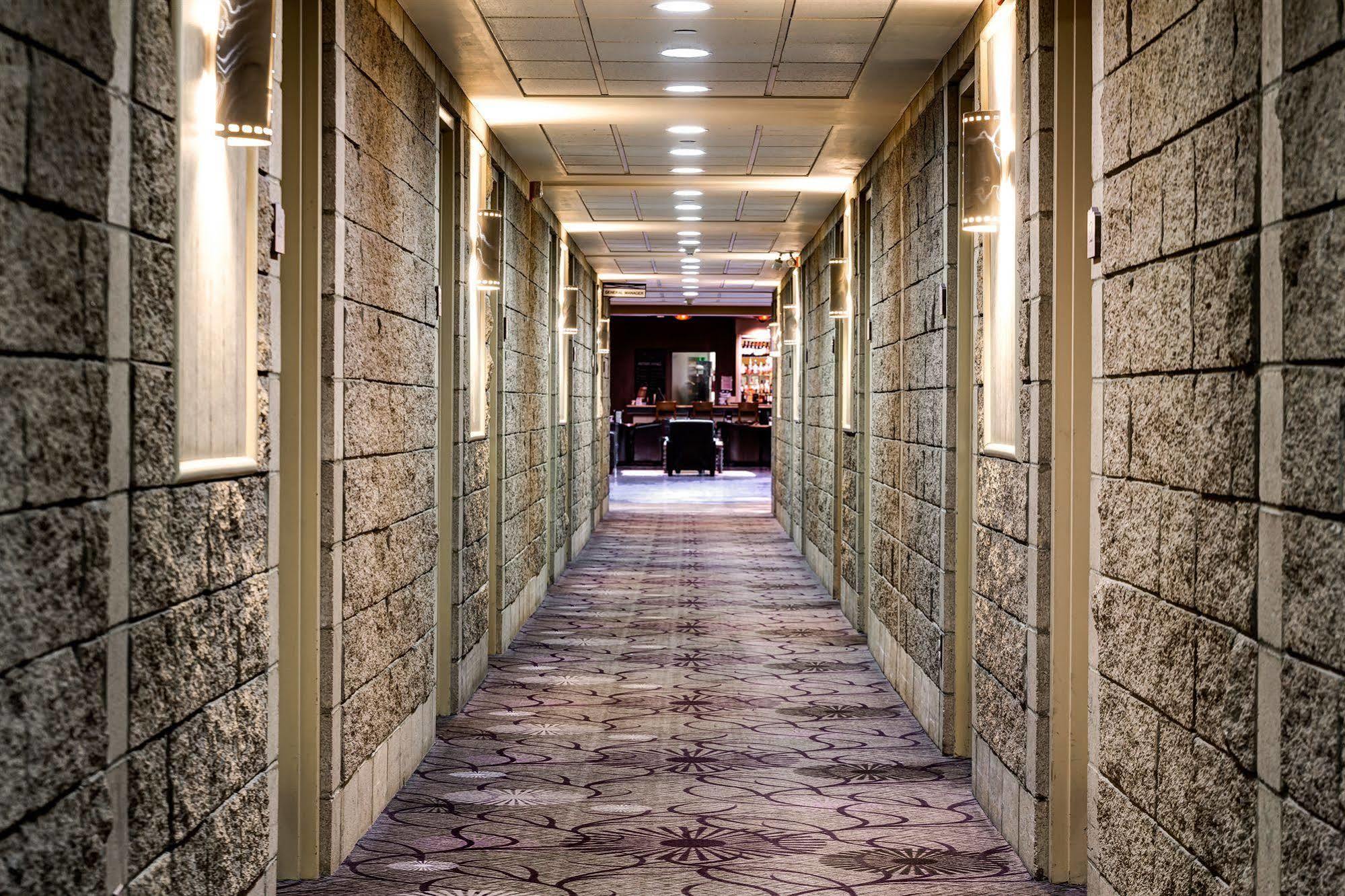 Royal Hotel Calgary, Trademark Collection By Wyndham Buitenkant foto